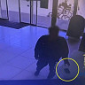 В Энгельсе мужчина забрал чужой телефон и попал на камеру